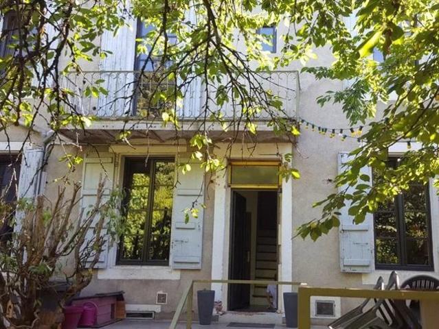 Maison centre ville avec jardin
