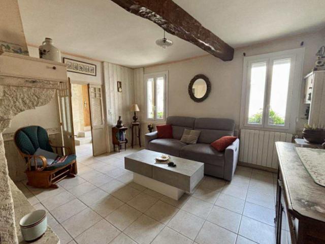 MAISON CENTRE VILLE AIMARGUES