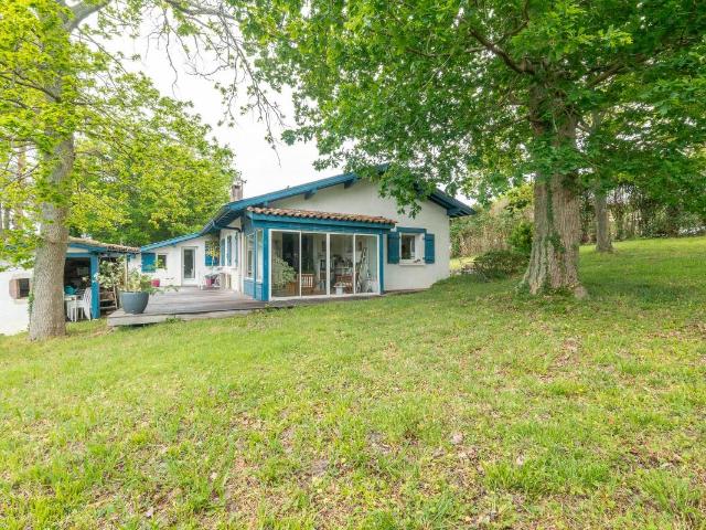 Maison chaleureuse et conviviale dans le Bourg d’Arbonne