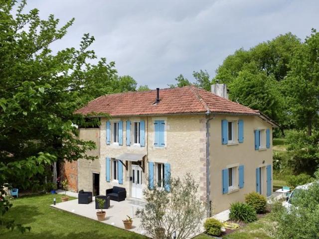 Maison charmante à Courrensan avec 3 chambres