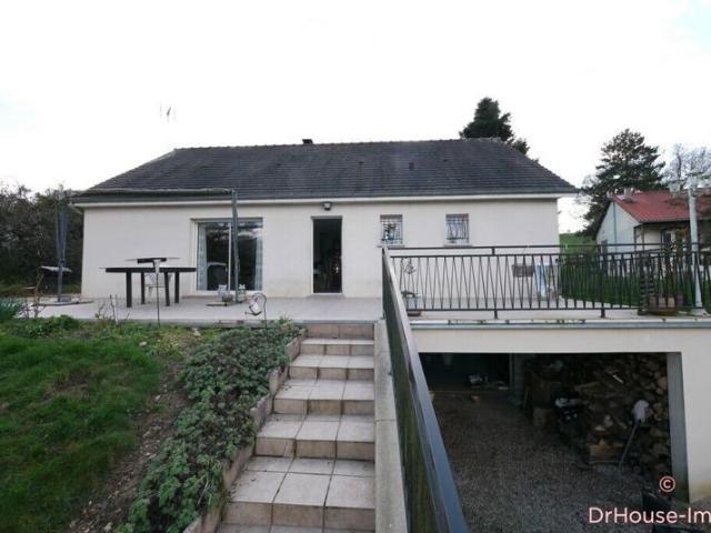 Maison charmante de 5 pièces avec jardin et garage