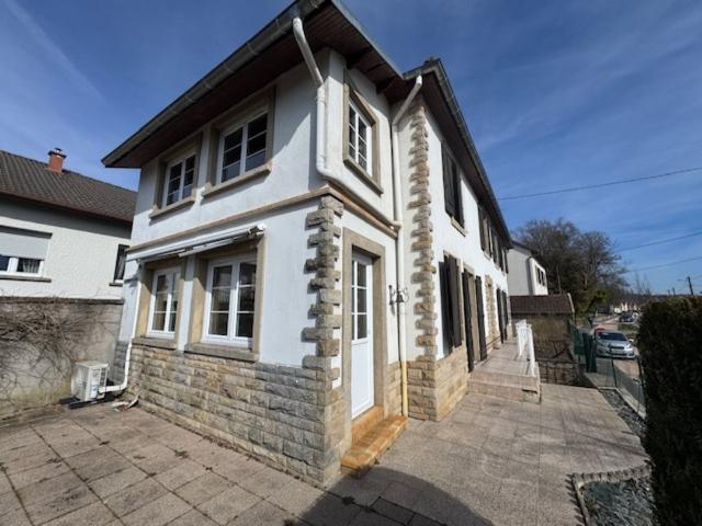 Maison Charme 146 M² Garage Sur 559 M² De Terrain Hericourt 146m² Héricourt