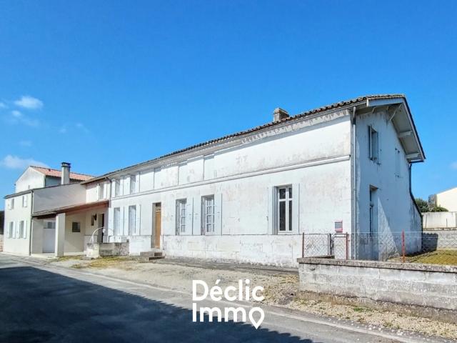 Maison charentaise 115 m² avec dépendances