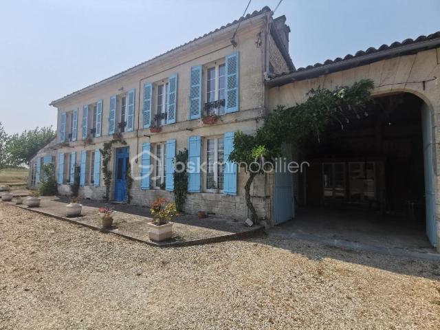 Maison Charentaise 11 pièces