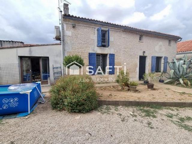 Maison charentaise 5 Kms de MATHA