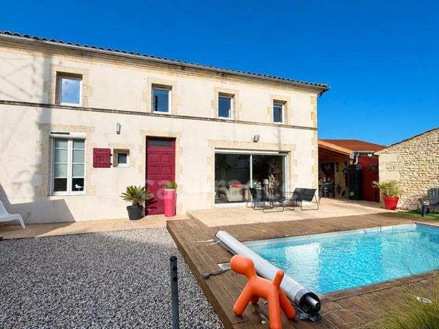 Maison Charentaise à vendre 7 pièces ROYAN 17 Grand Garage Piscine chauffée