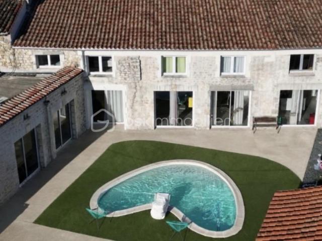 Maison charentaise de 345 m2