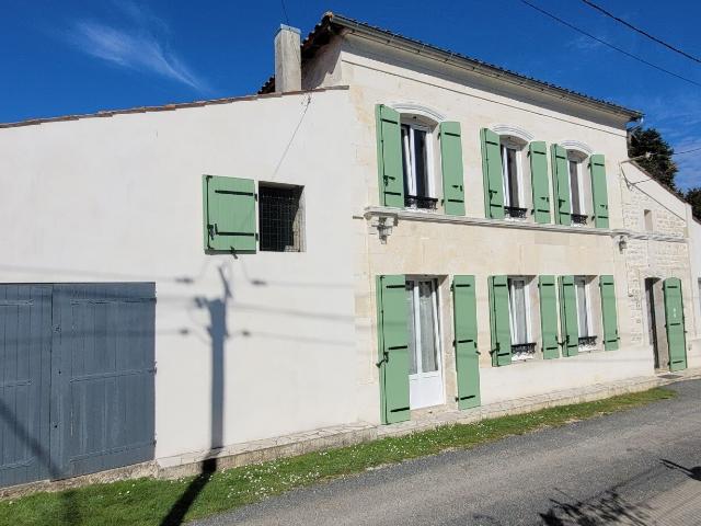 Maison Charentaise rÃ©novÃ©e en 2023
