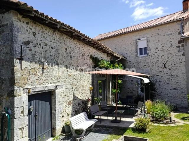Maison charentaise rénovée 2023 · 145 m² · 4 chambres