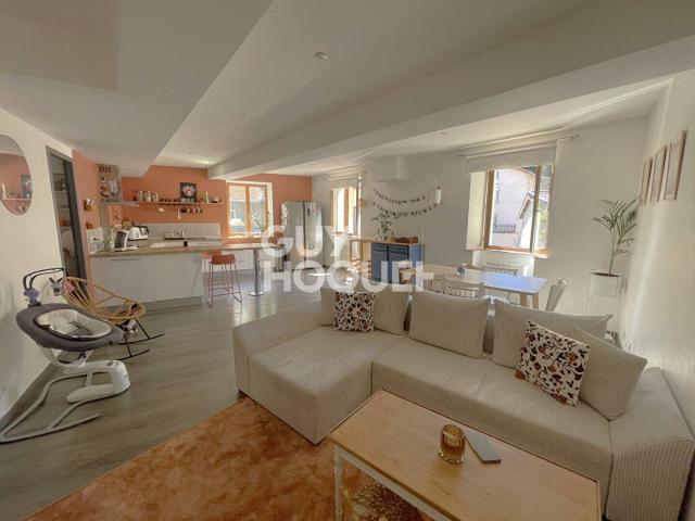 Maison Châteauneuf de 172 m2 avec terrasse et cour