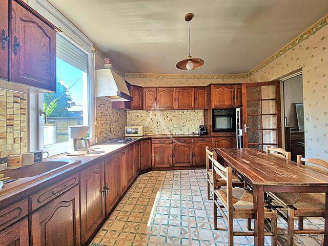 Maison Chateauneuf Sur Sarthe 6 pièce s 92 m2