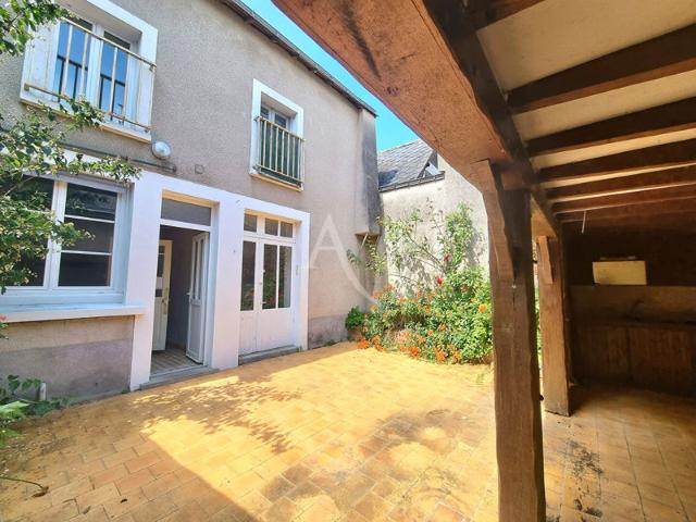 Maison Chateauneuf Sur Sarthe 9 pièce s 170 m2