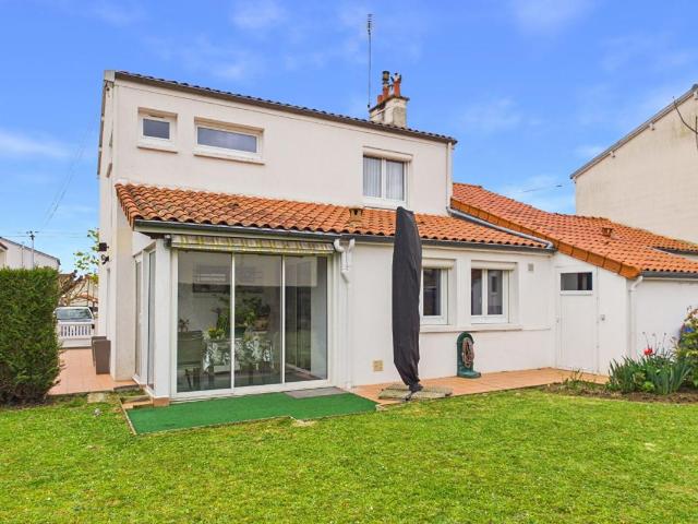 Maison de 107 m2 à Chatellerault, 3 chambres, jardin, garage
