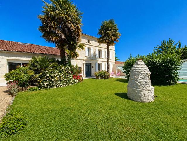 Maison Cherves 6 pièces 320 m² 320m² Cherves Richemont