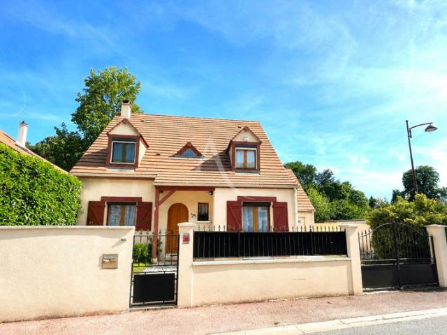 Maison Chevry Cossigny 7 pièces 130 m² avec 2 garages Classe énergie C
