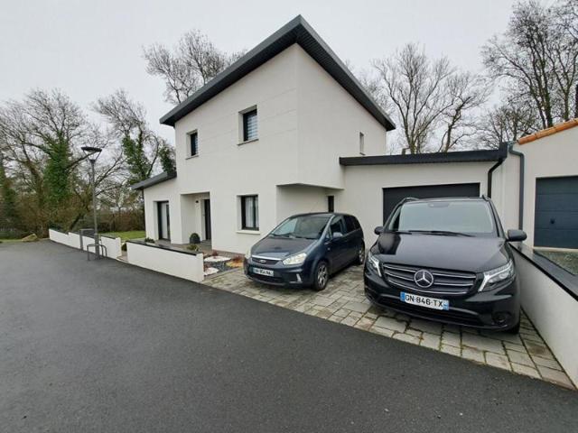 Maison Cholet 6 pièce s 150 m2