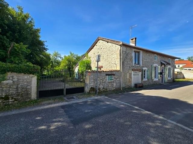 Maison à 20 km de Ligny en Barrois et à 10 km de Gondrecourt le Château