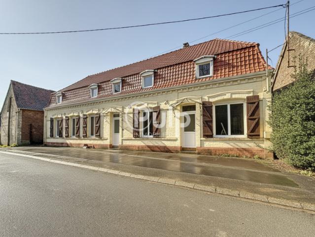Maison à très fort potentiel 7000 M2 de terrain