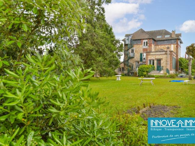 Quartier Cernay: Belle demeure bourgeoise avec grand jardin