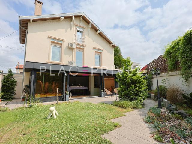 Maison avec jardin