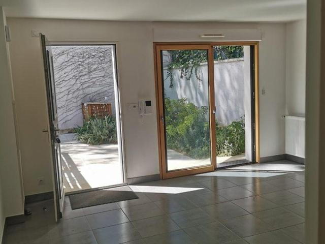 Maison à vendre 3 pièces rue victor hugo AVEC PARKING EN SOUS SOL TOURS 37 a 10 minutes de jean jaures en marchant tranquillement