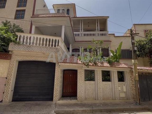 Maison à vendre 104 m² avec jardin et garage