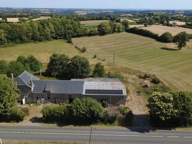 Maison à vendre 105 m² 3 chambres 6 pièces dépendances 6.5 hectares terrain et bois AIGURANDE 36