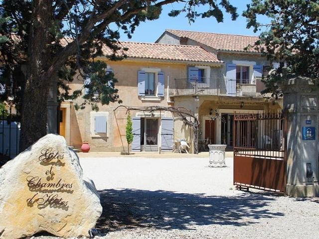 Maison À Vendre 1000m² Violès