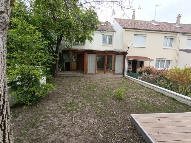 Maison à vendre 100 m2 avec jardin, 3 chambres et garage Proche RER B