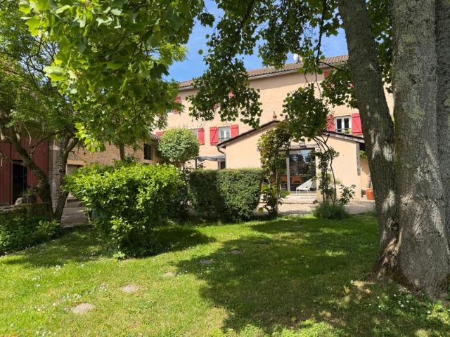 Maison à vendre 10 pièces proche de MACON 71