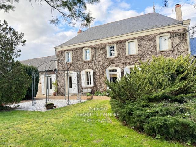 Maison à vendre 11 pièces ETRICHE 49