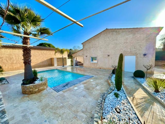Maison à vendre 12 pièces PUGET SUR ARGENS 83