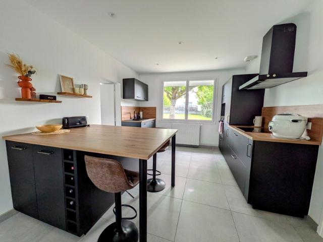 Maison à vendre 144m² SAINT PIERRE DES ECHAUBROGNES 79