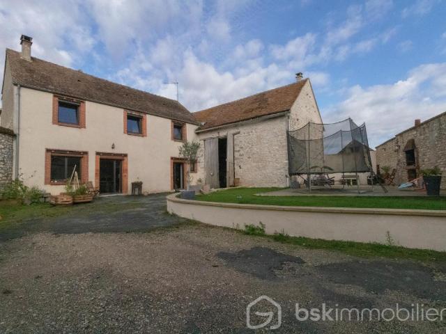Maison à Bromeilles