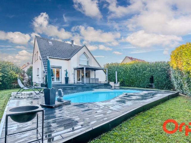 Maison À Vendre 145 m2 Terrain 695 m2 avec piscine