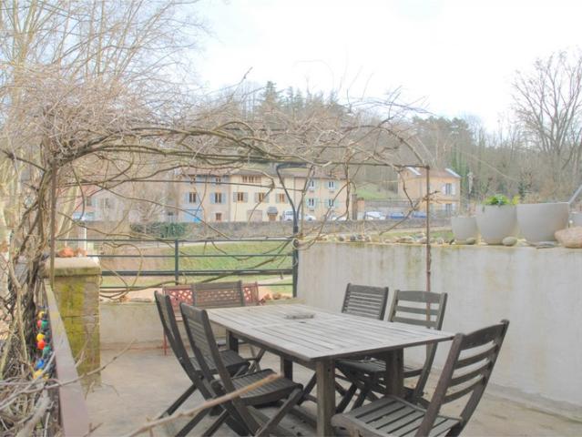 Maison à vendre 147m², jardin + dépendances CURIS AU MONT D'OR 69250