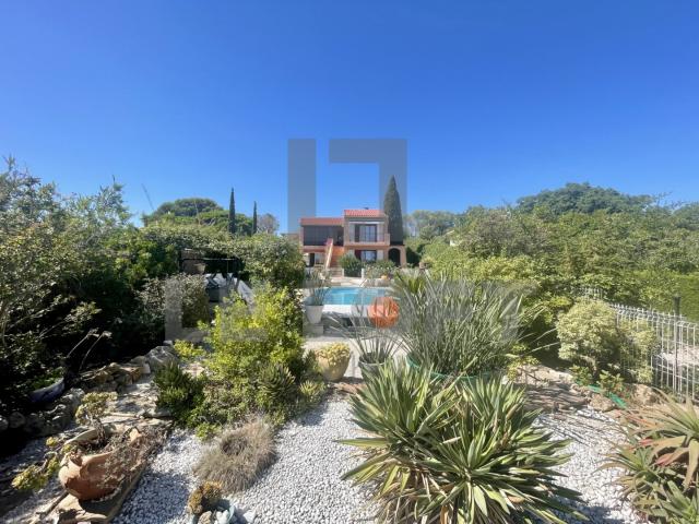 A vendre villa provençale avec vue mer Saint Aygulf