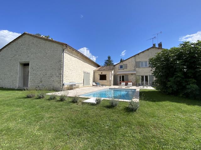 MAISON DE CARACTERE