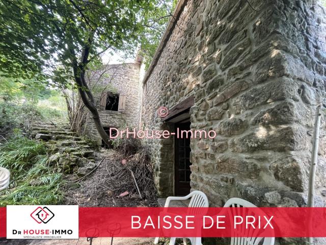 Maison en pierre, 4 chambres, avec dépendances et Grange sur 327