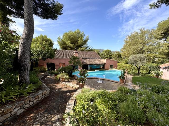 Maison 6 pièces 207 m² à Marseille Mazargues Seigneurie VB3578