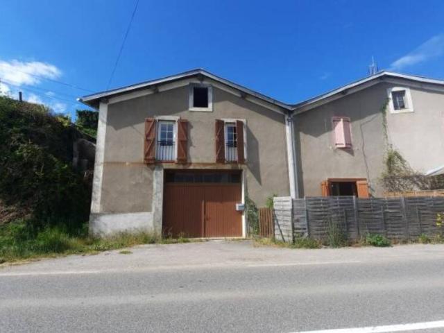 Maison et appartement à Lescure