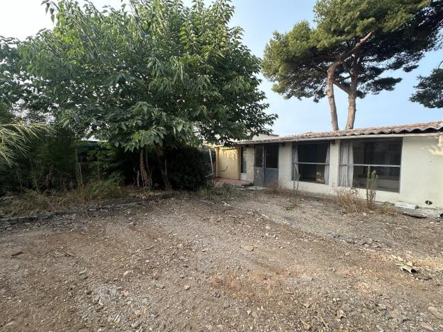 Maison à rénové potentiel de 199.80 m² sur 555 m² de terrain