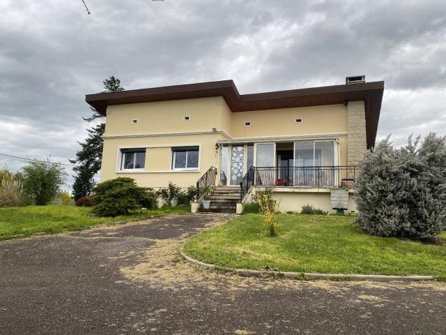 VENTE: maison de 5 pièces 132 m² à GILLY SUR LOIRE