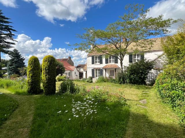 Rare: Belle propriété avec 2400 m² de terrain