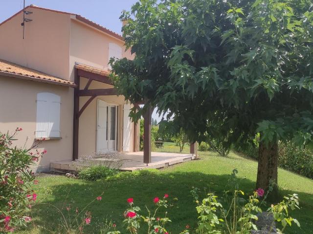Entre Saintes et Pons, pavillon de plain pied