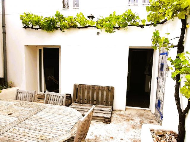 Très bel ensemble immobilier atypique et plein de charme avec VU