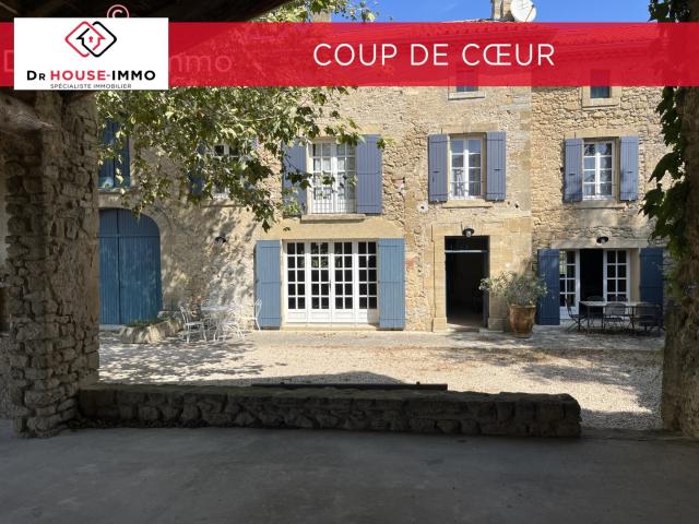 Mas provençal en pierres 7 pièces piscine et terrain
