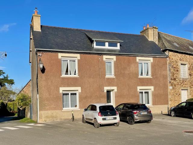 Maison de village avec terrasse et grenier