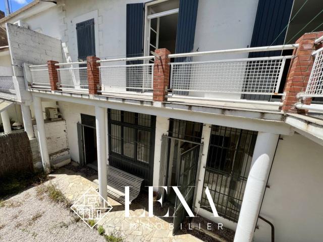 Maison ancienne avec jardin, terrasse et sous sol aménageable