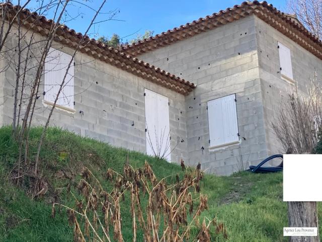 LACOSTE MAISON DANS LE COEUR DU VILLAGE